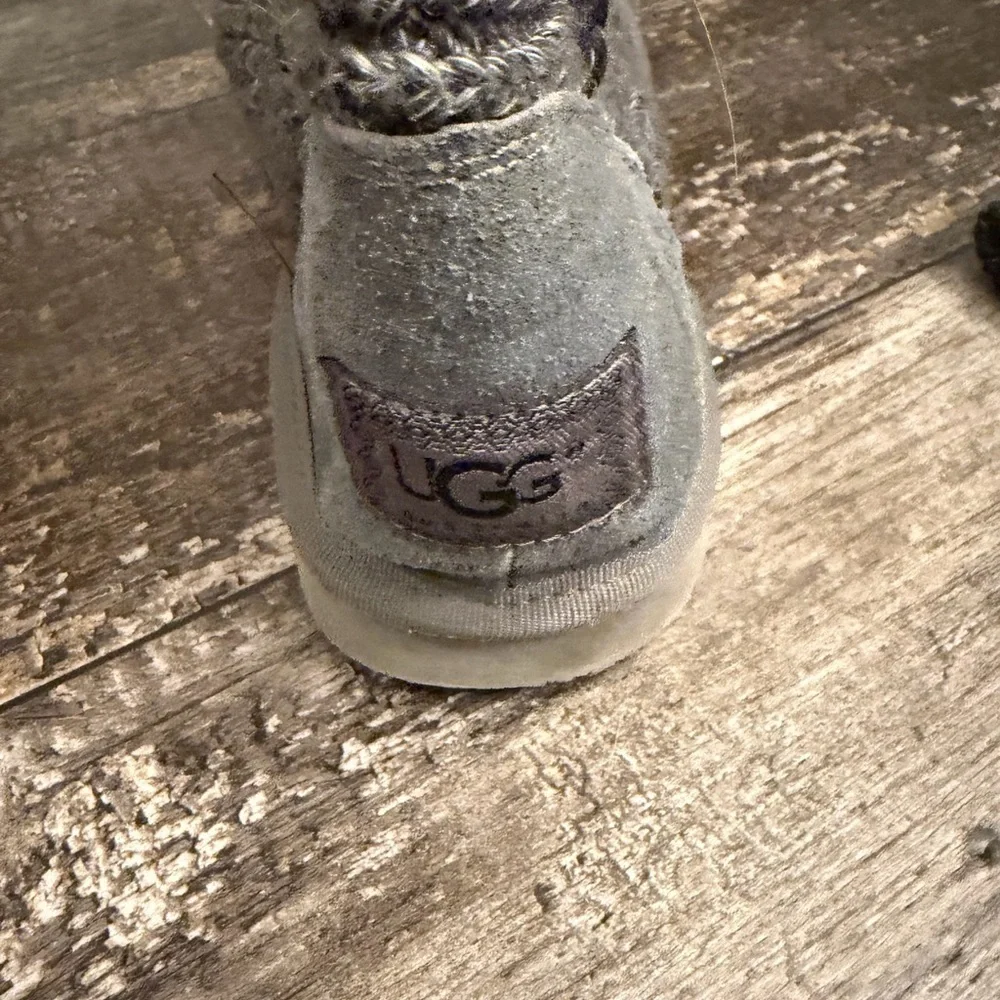 Gray Knit Button CARDI UGG Boots EUC